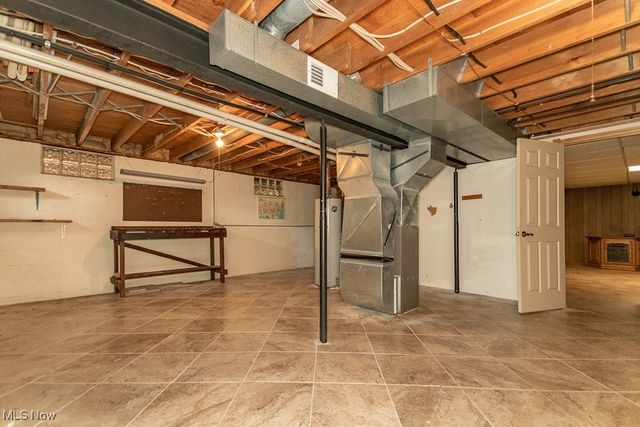 14674 Elmar Boulevard, Burton, OH 44021