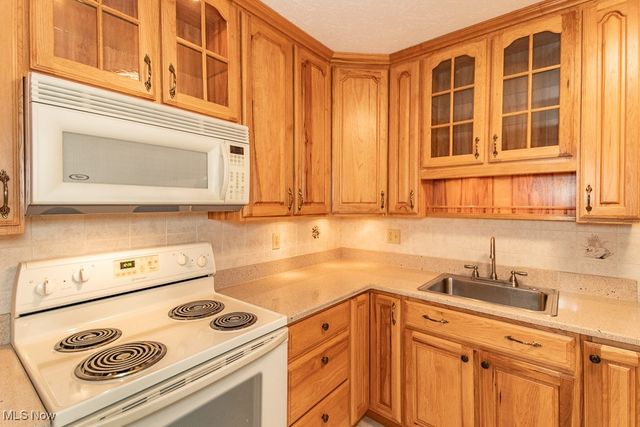 14674 Elmar Boulevard, Burton, OH 44021