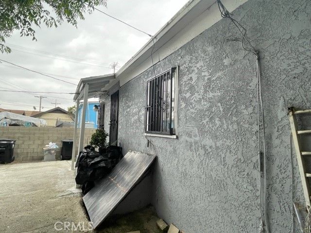 851 E 32nd Street, Los Angeles, CA 90011