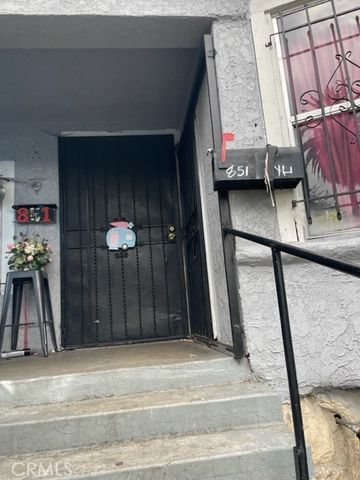 851 E 32nd Street, Los Angeles, CA 90011