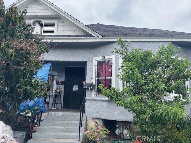 851 E 32nd Street, Los Angeles, CA 90011