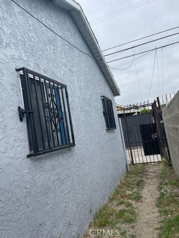 851 E 32nd Street, Los Angeles, CA 90011