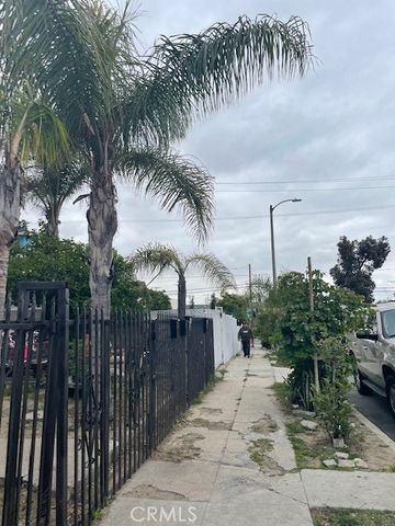 851 E 32nd Street, Los Angeles, CA 90011