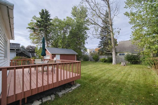 304 1st Avenue, Manistee, MI 49660