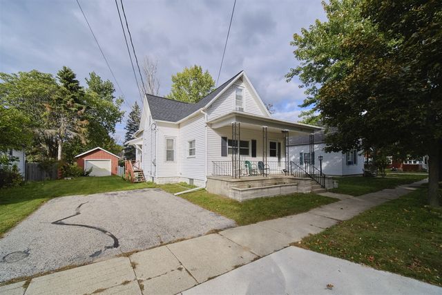 304 1st Avenue, Manistee, MI 49660