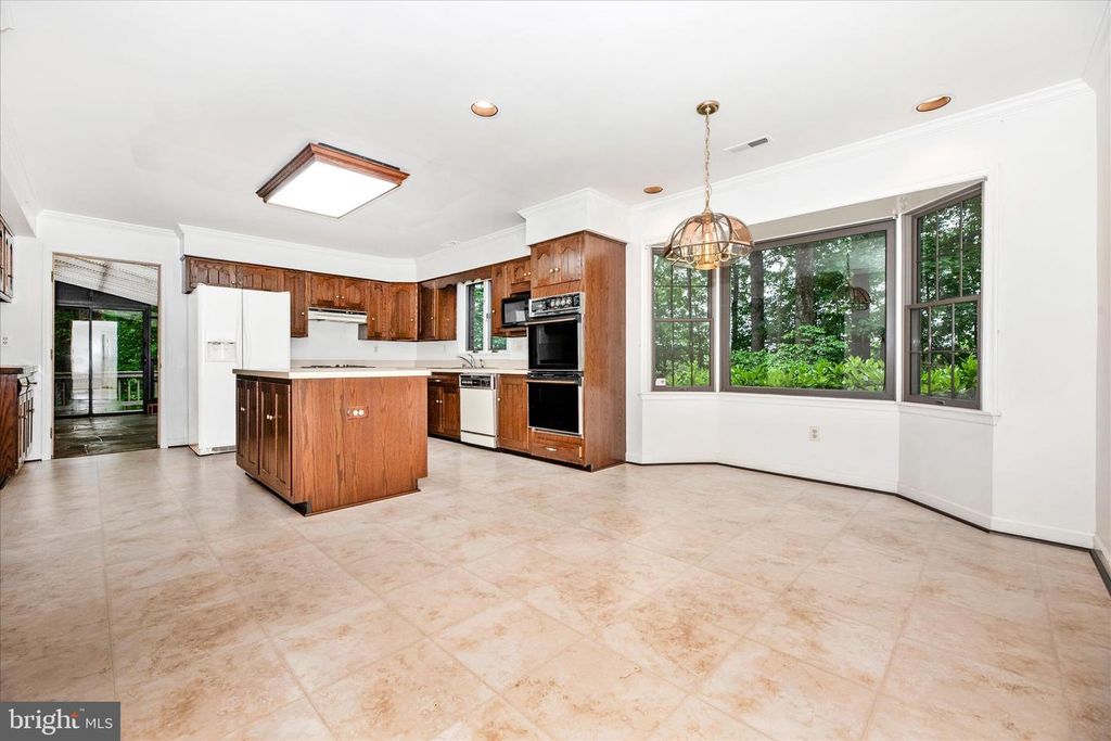 Image 11 of property listing at 2221 GOLD MINE RD, Brookeville, MD 20833