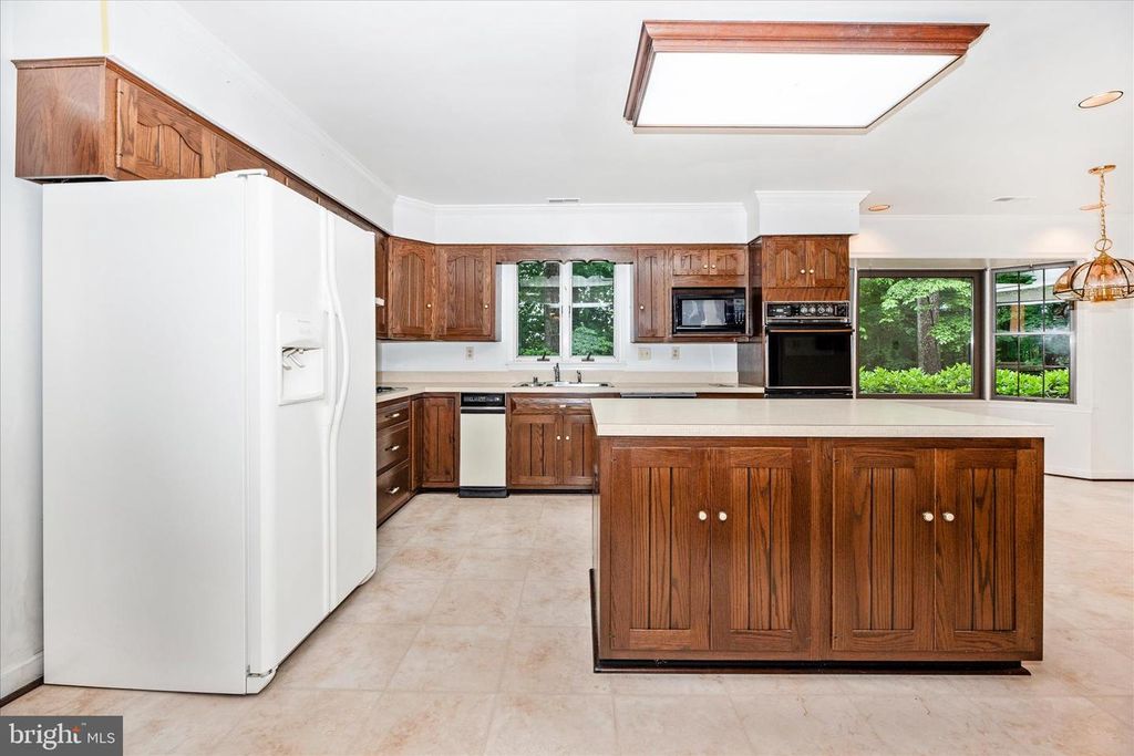 Image 14 of property listing at 2221 GOLD MINE RD, Brookeville, MD 20833