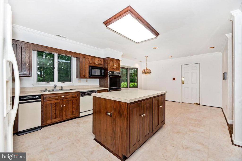 Image 15 of property listing at 2221 GOLD MINE RD, Brookeville, MD 20833