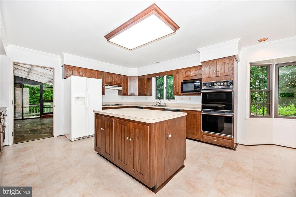 Image 16 of property listing at 2221 GOLD MINE RD, Brookeville, MD 20833