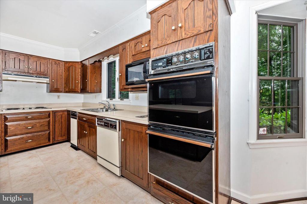 Image 17 of property listing at 2221 GOLD MINE RD, Brookeville, MD 20833