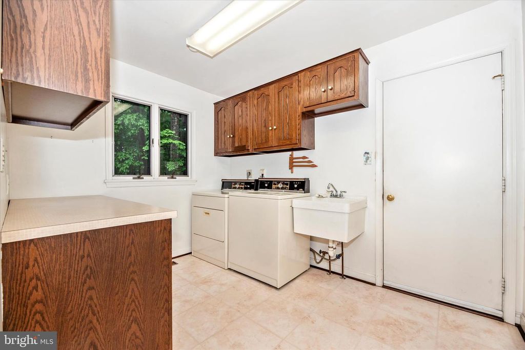 Image 26 of property listing at 2221 GOLD MINE RD, Brookeville, MD 20833