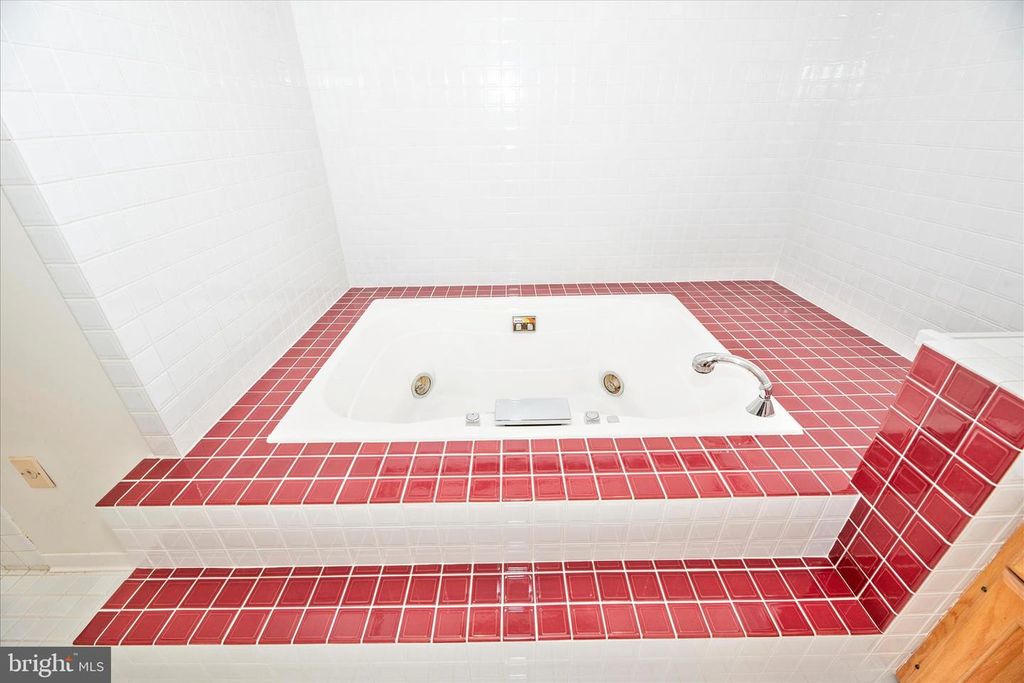 Image 34 of property listing at 2221 GOLD MINE RD, Brookeville, MD 20833
