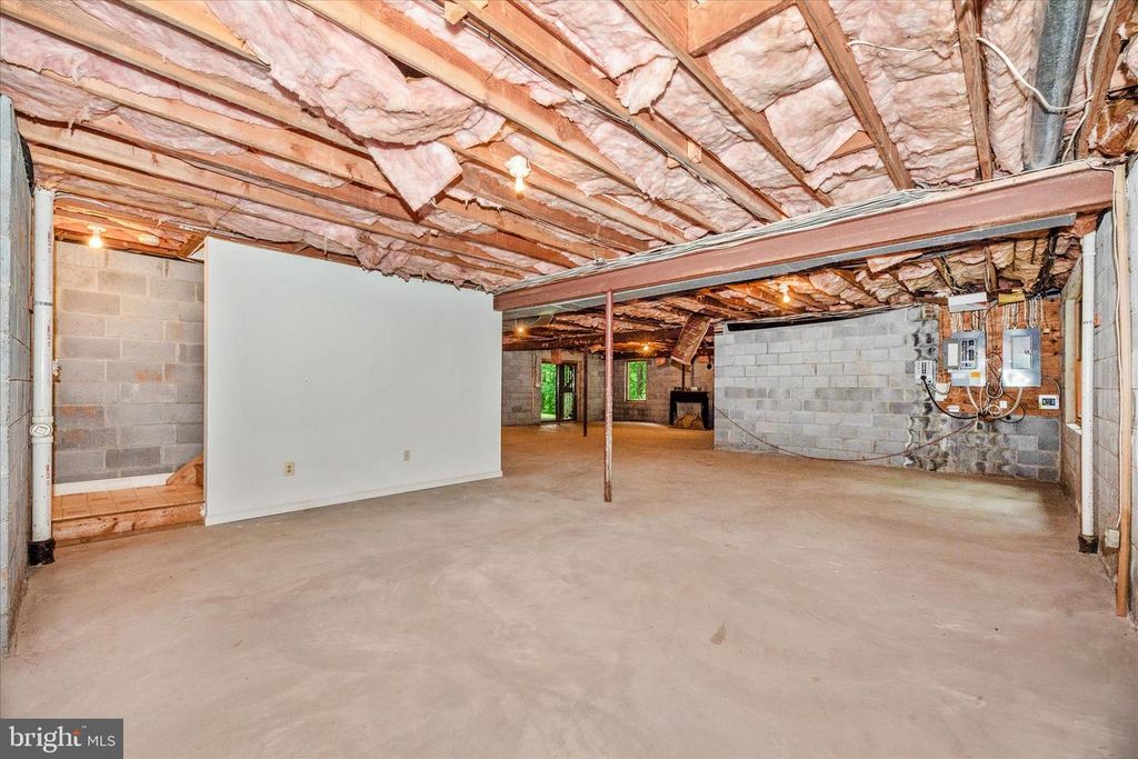 Image 41 of property listing at 2221 GOLD MINE RD, Brookeville, MD 20833