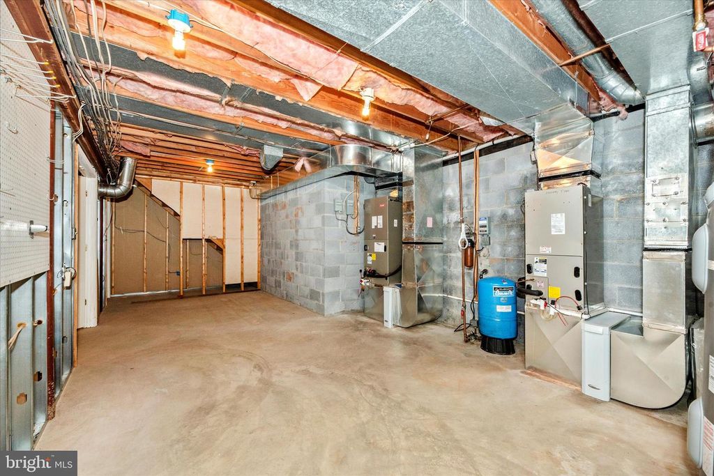 Image 44 of property listing at 2221 GOLD MINE RD, Brookeville, MD 20833