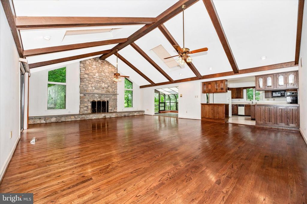 Image 8 of property listing at 2221 GOLD MINE RD, Brookeville, MD 20833