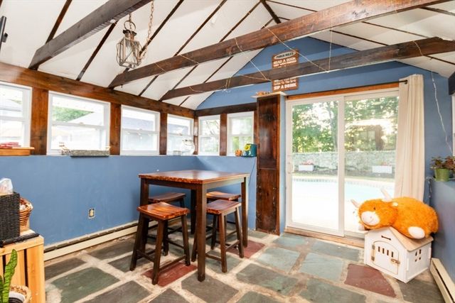 8 Old Fisher Ln, Walpole, MA 02081