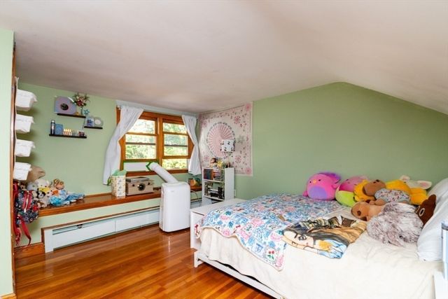 8 Old Fisher Ln, Walpole, MA 02081