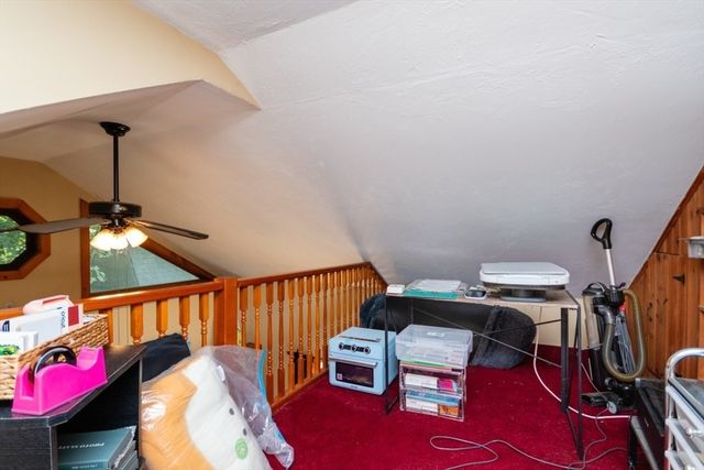 8 Old Fisher Ln, Walpole, MA 02081