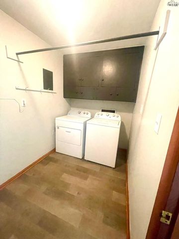 106 E JEFFERSON AVENUE, Iowa Park, TX 76367