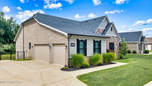 1922 Scenic Lakes Dr, Louisville, KY 40245