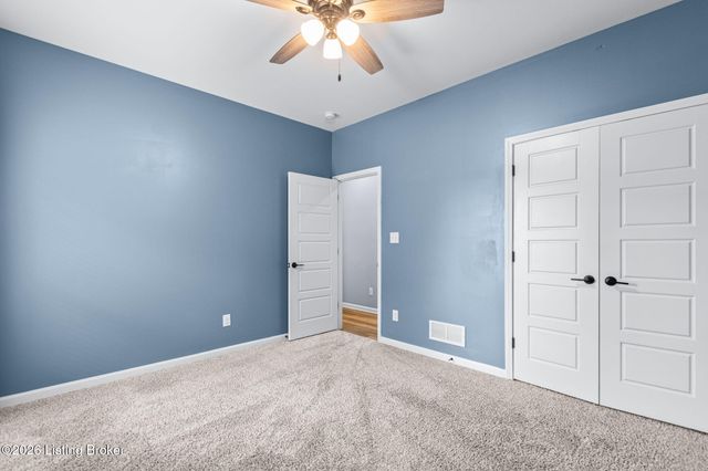 1922 Scenic Lakes Dr, Louisville, KY 40245