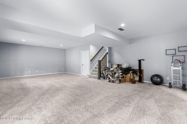 1922 Scenic Lakes Dr, Louisville, KY 40245