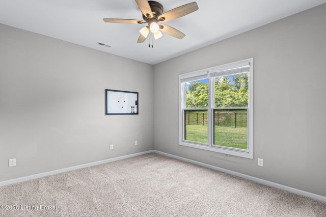 1922 Scenic Lakes Dr, Louisville, KY 40245