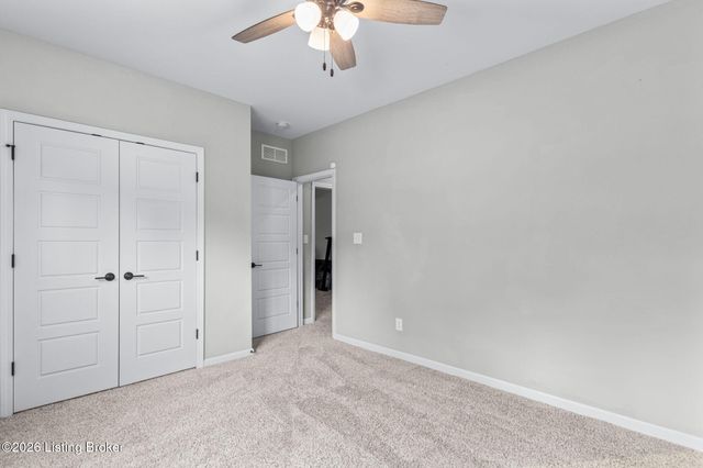 1922 Scenic Lakes Dr, Louisville, KY 40245