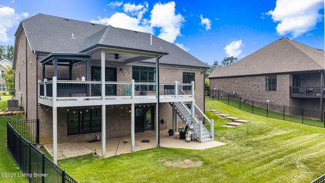 1922 Scenic Lakes Dr, Louisville, KY 40245