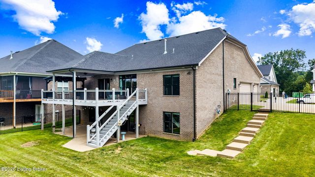 1922 Scenic Lakes Dr, Louisville, KY 40245
