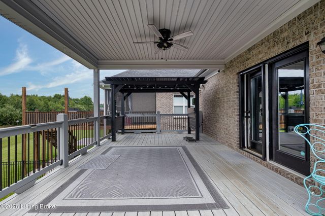 1922 Scenic Lakes Dr, Louisville, KY 40245