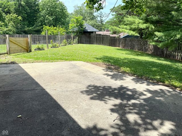 10002 Sumac Lane, Indianapolis, IN 46236