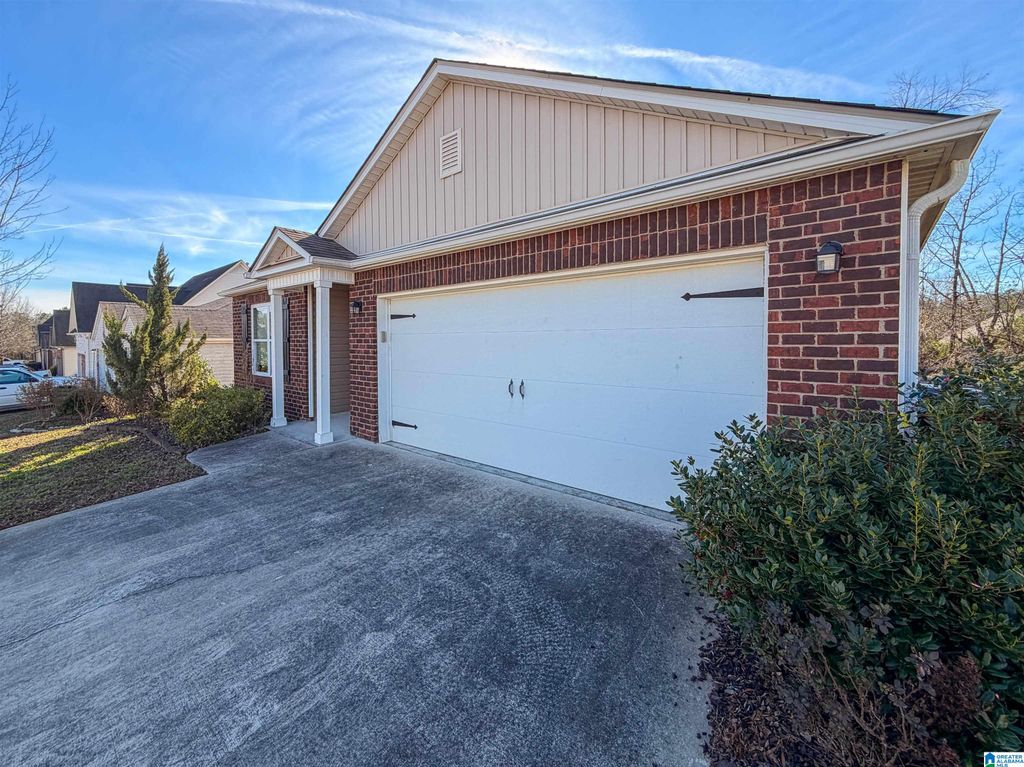 2039 KERRY CIRCLE, Calera, AL 35040