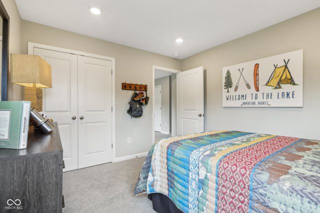 100 Ames Drive, Whiteland, IN 46184