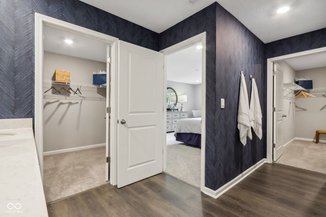 100 Ames Drive, Whiteland, IN 46184