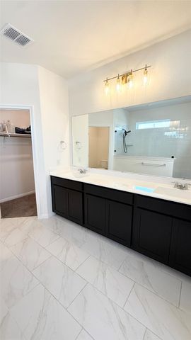 204 Travis LN, Liberty Hill, TX 78642