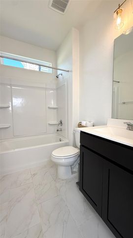 204 Travis LN, Liberty Hill, TX 78642