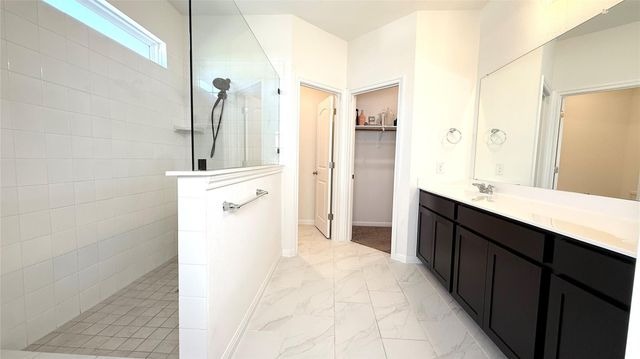 204 Travis LN, Liberty Hill, TX 78642