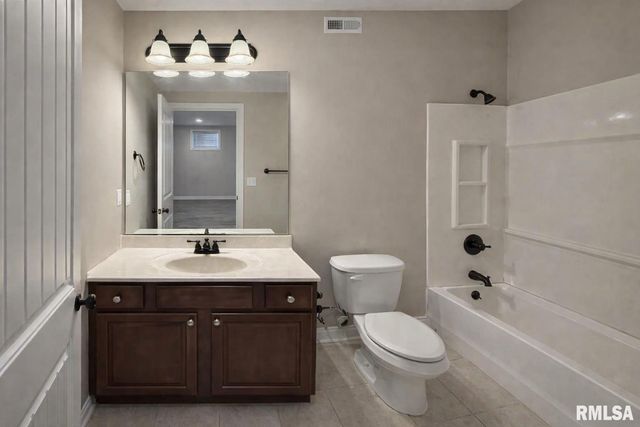 3519 W OAK CREEK Court, Dunlap, IL 61525