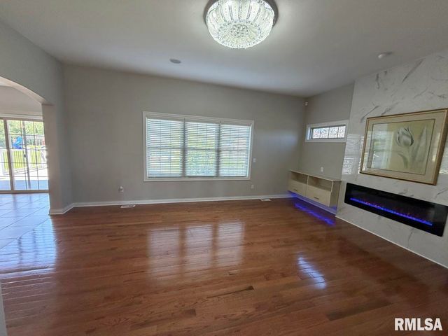 3519 W OAK CREEK Court, Dunlap, IL 61525