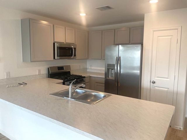 405 Maple Bend Lane, Galveston, TX 77568