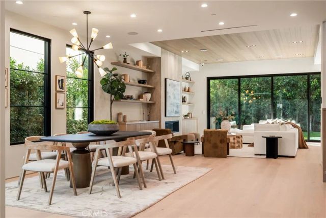 4245 Bellaire Ave, Studio City, CA 91604