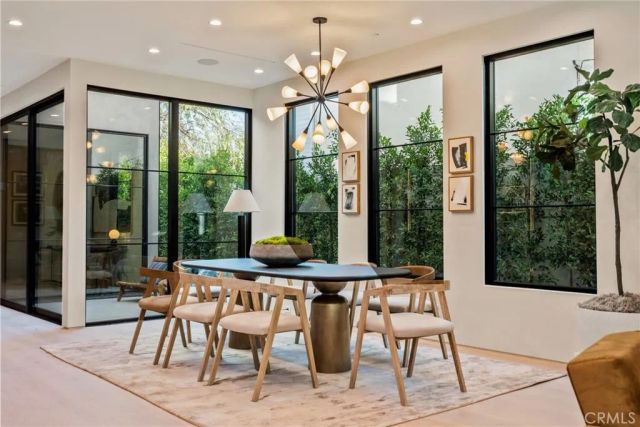 4245 Bellaire Ave, Studio City, CA 91604