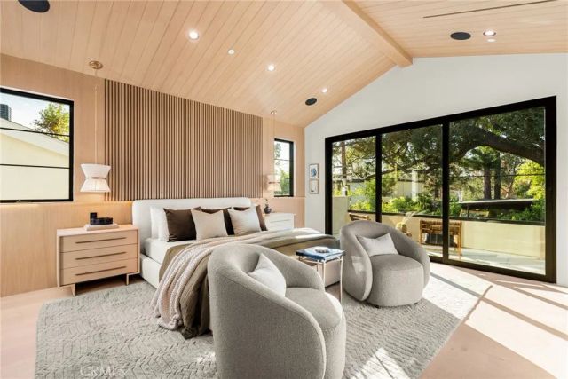 4245 Bellaire Ave, Studio City, CA 91604