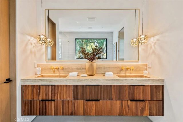 4245 Bellaire Ave, Studio City, CA 91604