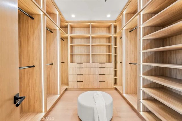 4245 Bellaire Ave, Studio City, CA 91604