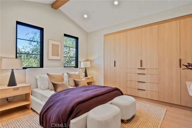 4245 Bellaire Ave, Studio City, CA 91604