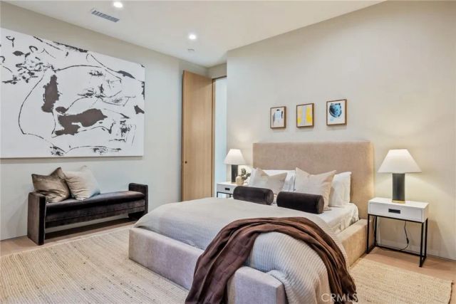 4245 Bellaire Ave, Studio City, CA 91604