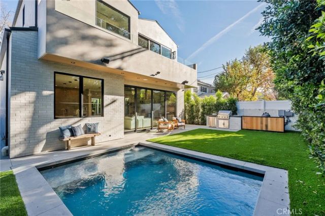 4245 Bellaire Ave, Studio City, CA 91604