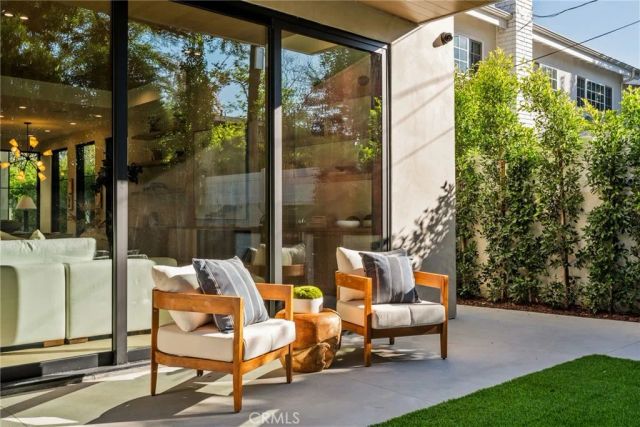 4245 Bellaire Ave, Studio City, CA 91604